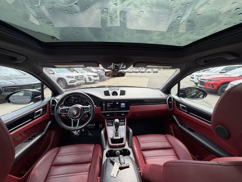 Used 2021 Porsche Cayenne S AWD/4WD image 25