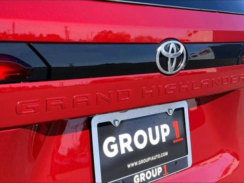 New 2026 Toyota Grand Highlander XLE image 15