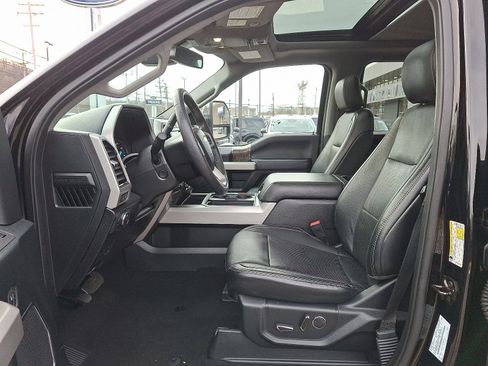 Used 2019 Ford F250 Lariat w/ Lariat Ultimate Package image 13