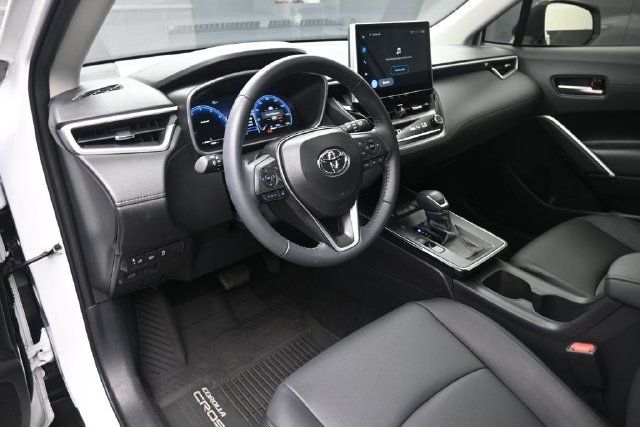 Used 2026 Toyota Corolla Cross XLE w/ Convenience Package FWD image 19
