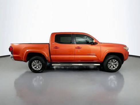 Used 2018 Toyota Tacoma SR5 RWD image 9