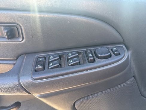 Used 2007 GMC Sierra 2500 SL image 11