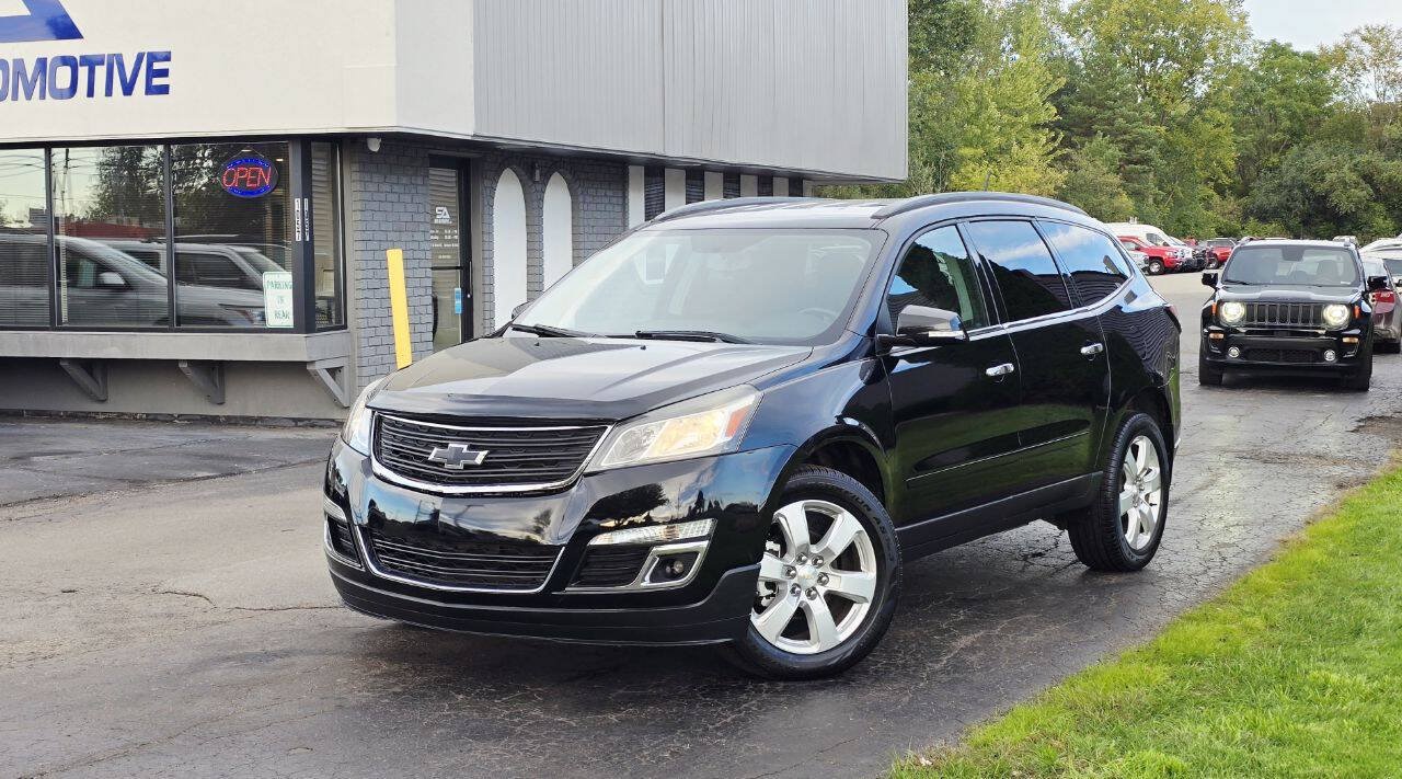 Used 2016 Chevrolet Traverse LT w/ Style and Technology Package FWD image 2
