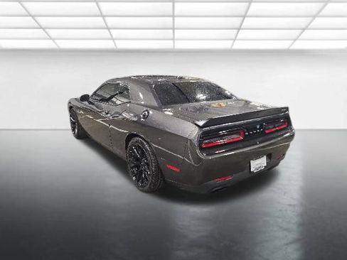 Used 2016 Dodge Challenger SRT Hellcat RWD image 6