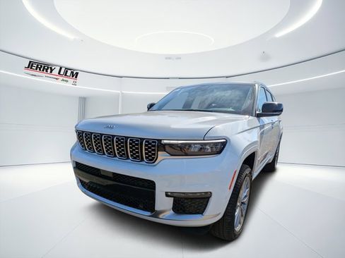 New 2025 Jeep Grand Cherokee L Summit image 6