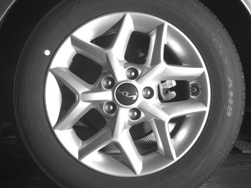 Used 2025 Kia Soul LX w/ LX Technology Package FWD image 17