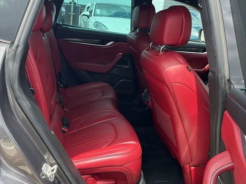 Used 2017 Maserati Levante w/ Luxury Package AWD/4WD image 23