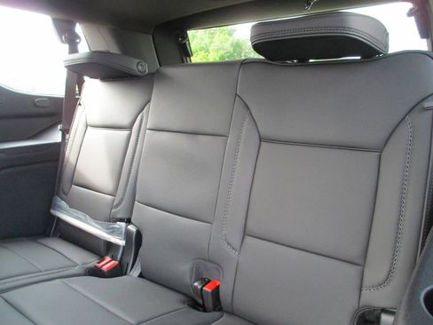 New 2026 GMC Yukon Denali w/ Sun & Power Step Package AWD/4WD image 14