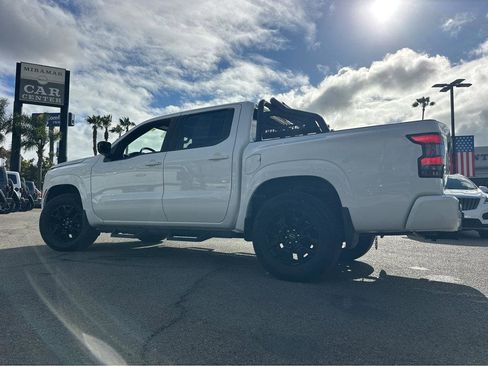 Used 2023 Nissan Frontier SV w/ Midnight Edition Package image 3