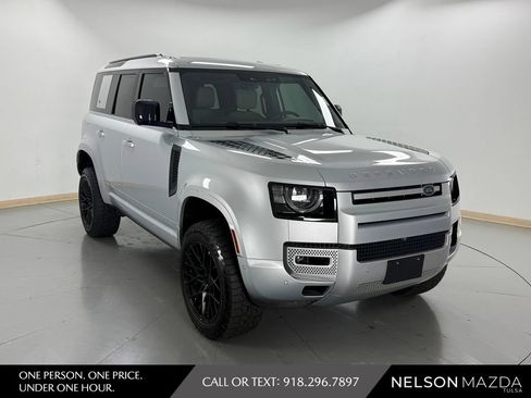Used 2022 Land Rover Defender 110 XS Edition AWD/4WD image 4