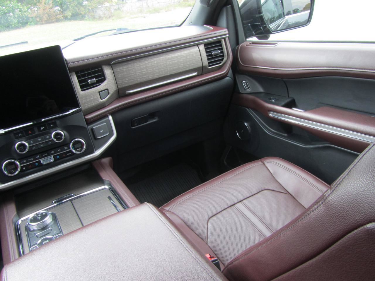 Used 2023 Ford Expedition Max Limited AWD/4WD image 14