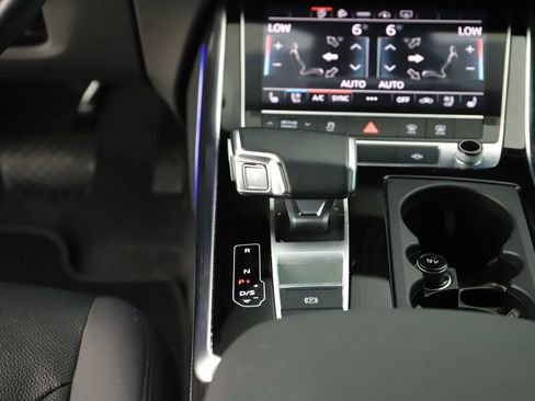Used 2023 Audi Q7 2.0T Premium Plus w/ Premium Plus Package AWD/4WD image 21