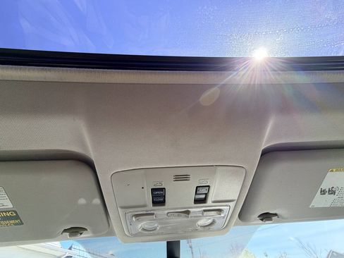 Used 2013 Toyota RAV4 XLE AWD/4WD image 8