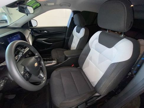 Used 2024 Chevrolet Trax LS w/ LS Convenience Package FWD image 14