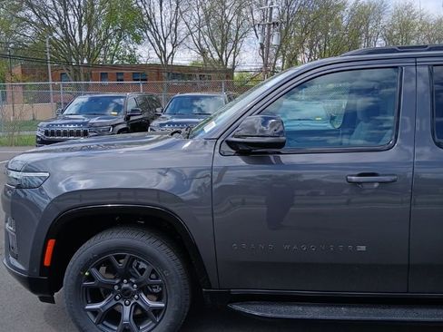New 2026 Jeep Grand Wagoneer Limited AWD/4WD image 3