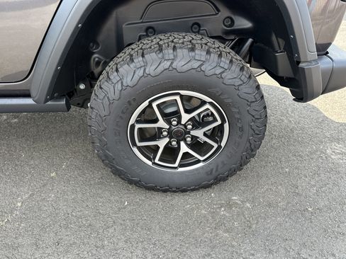 New 2025 Jeep Wrangler Unlimited Rubicon image 25