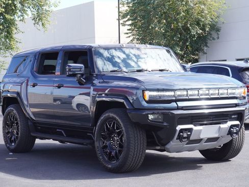 Certified 2025 GMC Hummer EV 2X w/ LPO, Dark Essentials Package image 4