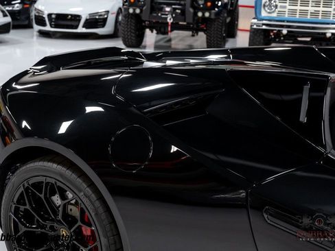 Used 2021 Lamborghini Huracan EVO image 37