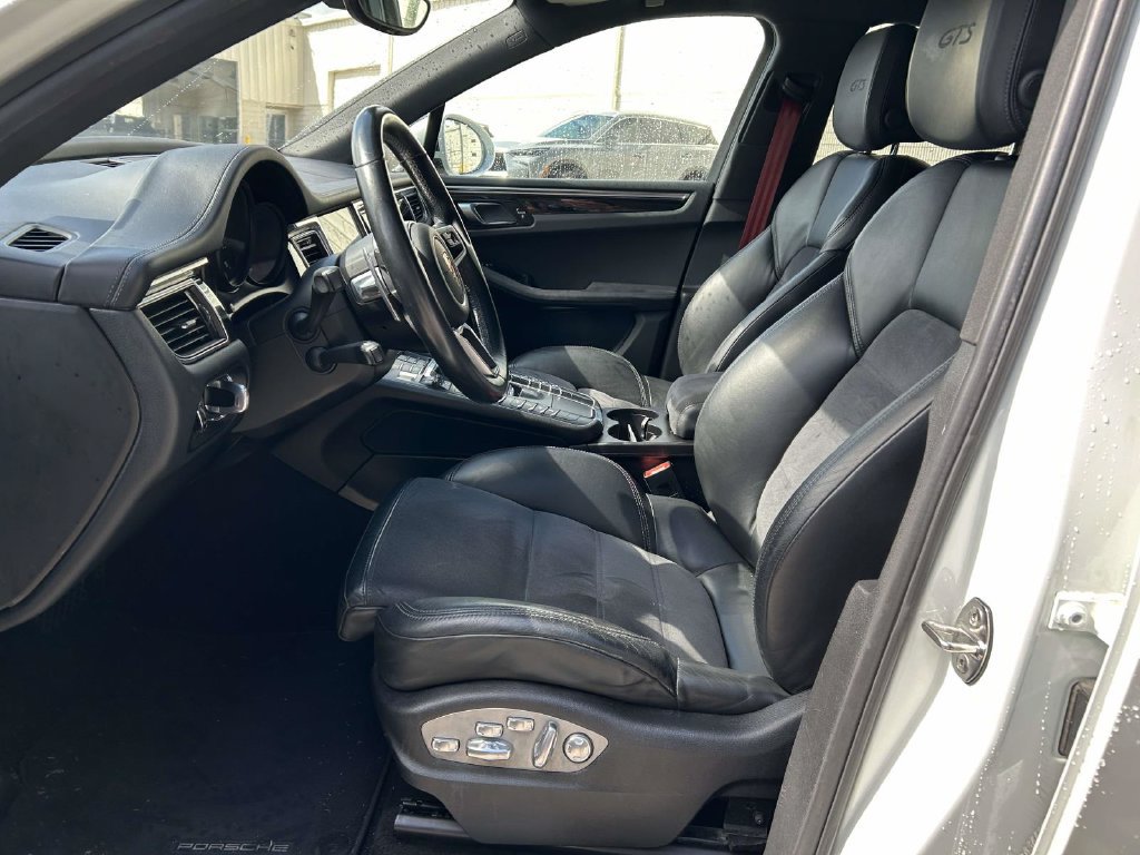 Used 2017 Porsche Macan GTS AWD/4WD image 13