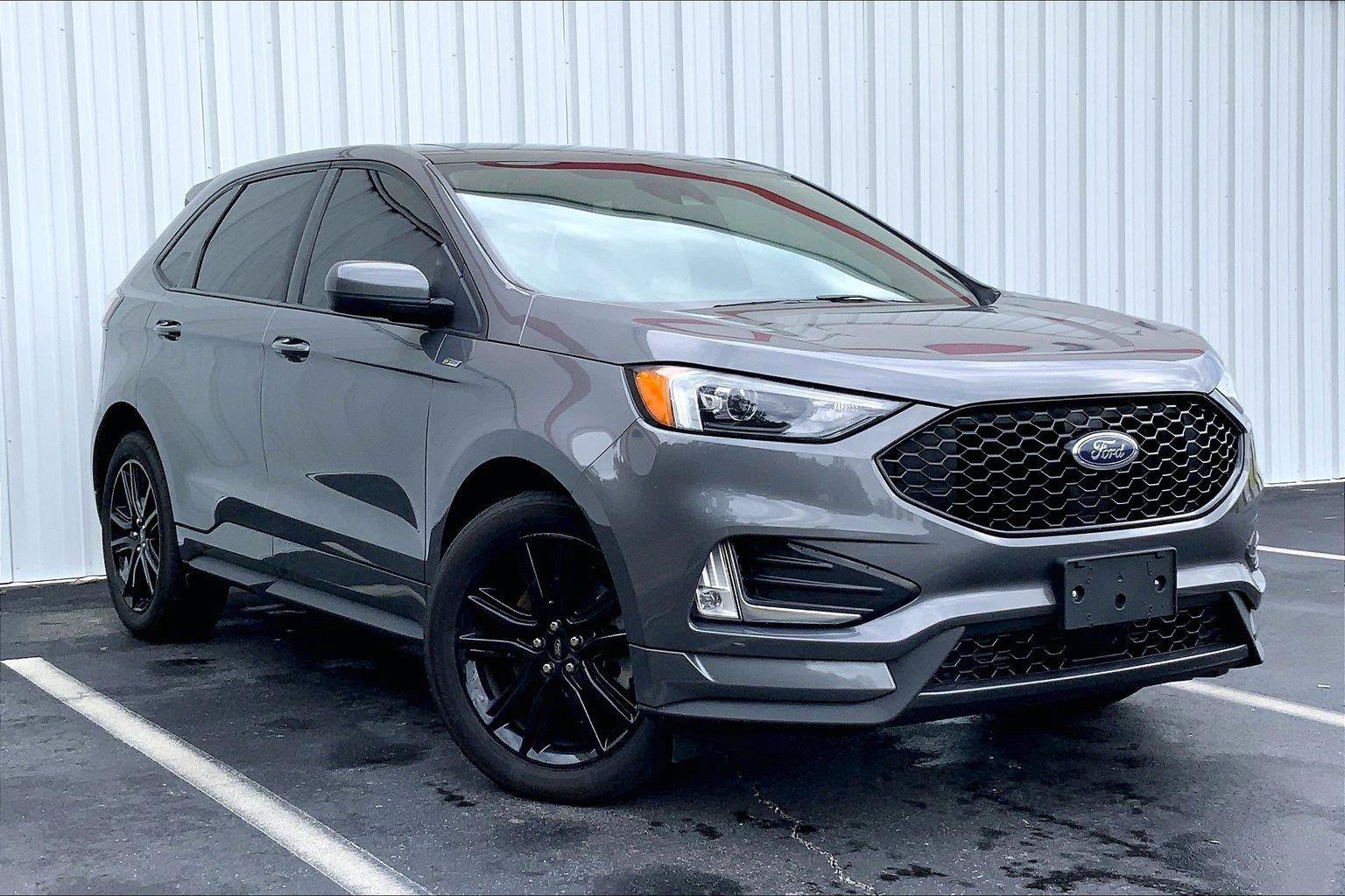 Used 2022 Ford Edge ST-Line w/ Class II Trailer Tow Package AWD/4WD image 2