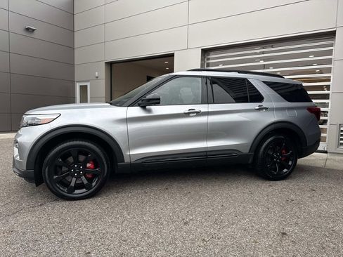 Used 2022 Ford Explorer ST w/ Equipment Group 401A AWD/4WD image 3