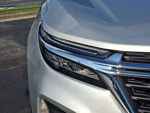 Used 2022 Chevrolet Equinox LT FWD image 9