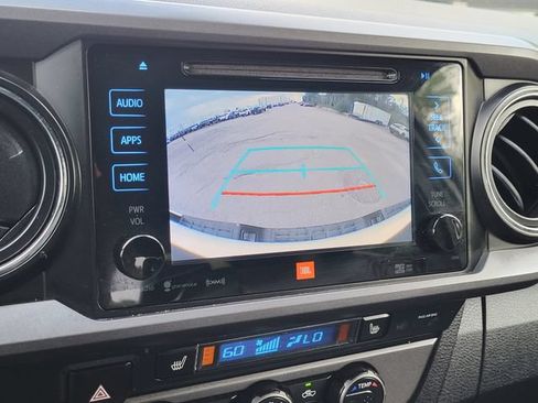 Used 2019 Toyota Tacoma TRD Off-Road AWD/4WD image 17