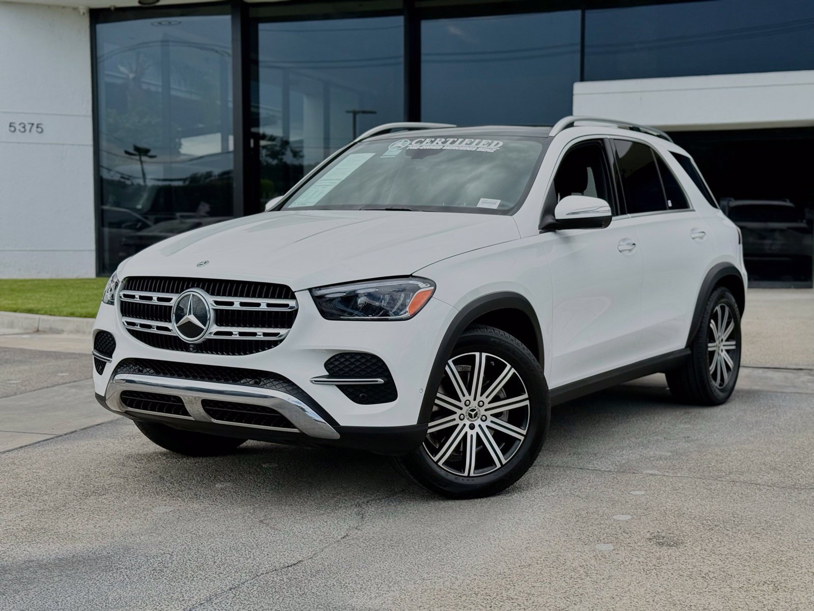 Used 2024 Mercedes-Benz GLE 350 4MATIC image 2
