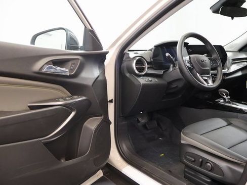 New 2026 Chevrolet Trax ACTIV w/ Driver Confidence Package FWD image 8