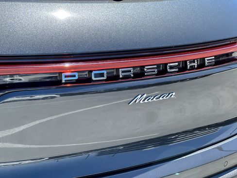 Certified 2026 Porsche Macan AWD/4WD image 27