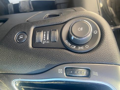 Used 2019 Jeep Cherokee Limited w/ Luxury Group image 20