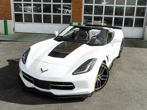 Used 2018 Chevrolet Corvette Stingray Convertible RWD image 4
