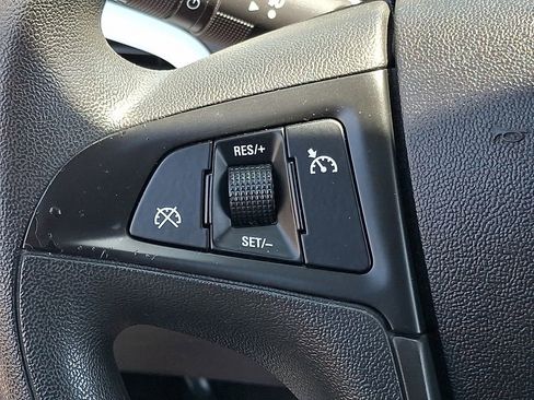 Used 2011 GMC Terrain SLE FWD image 22