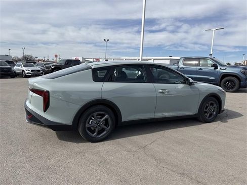 New 2026 Kia K4 LXS image 2