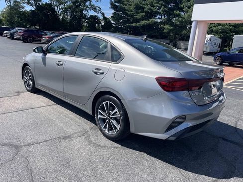 Used 2024 Kia Forte LXS FWD image 3