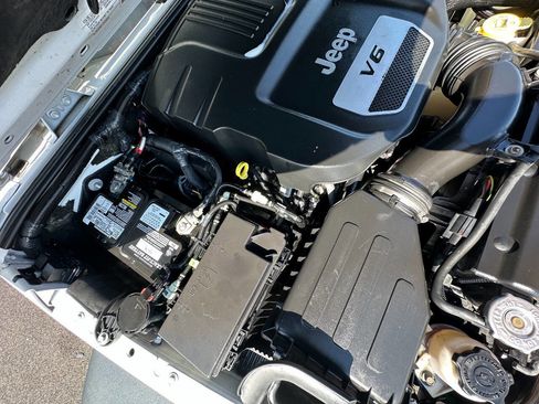 Used 2016 Jeep Wrangler Rubicon image 25