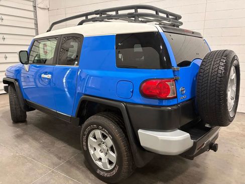 Used 2007 Toyota FJ Cruiser 4WD image 3