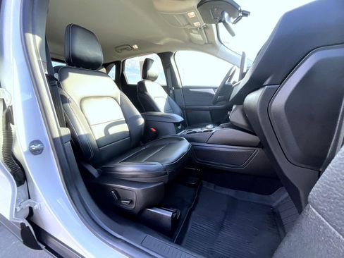 Used 2023 Ford Escape Platinum image 16