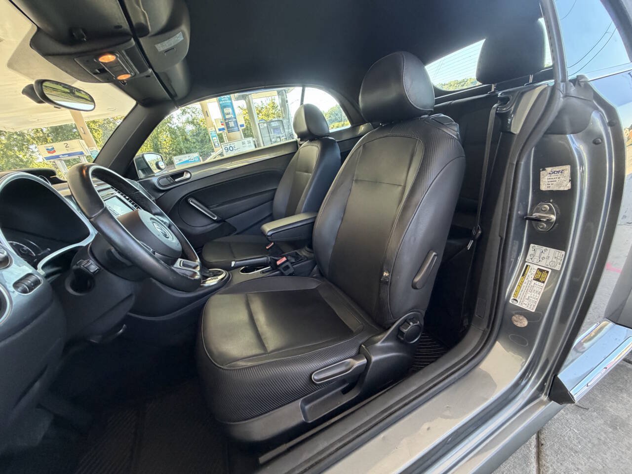 Used 2013 Volkswagen Beetle TDI FWD image 5