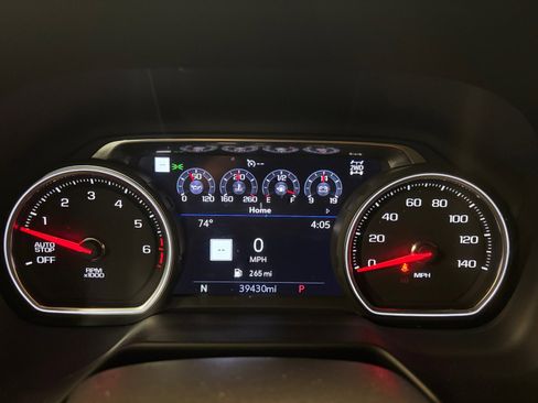 Used 2021 Chevrolet Tahoe Z71 w/ Z71 Off-Road Package AWD/4WD image 31