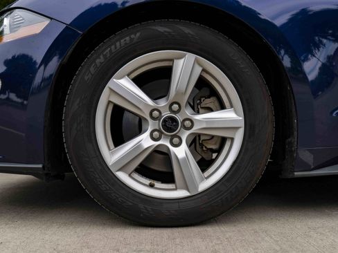 Used 2018 Ford Mustang Coupe image 14