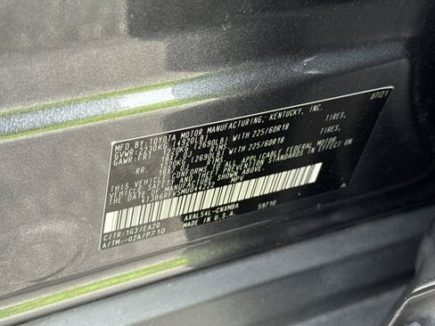Used 2021 Toyota RAV4 XLE Premium AWD/4WD image 30