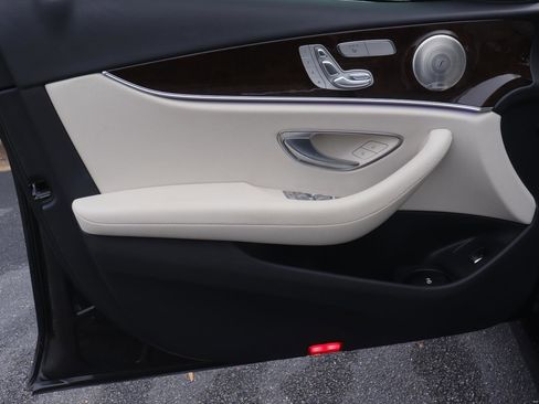 Used 2022 Mercedes-Benz E 350 E 350 image 9