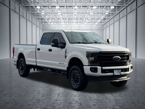 Used 2022 Ford F350 XLT w/ Black Appearance Package AWD/4WD image 4