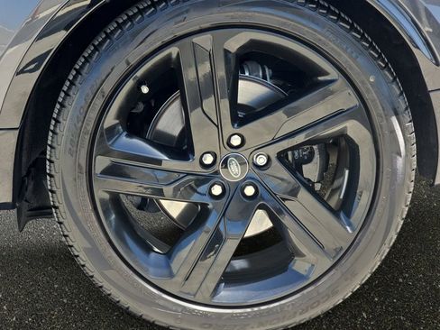 Certified 2024 Land Rover Discovery Metropolitan Edition AWD/4WD image 36