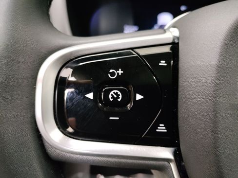 Used 2023 Volvo XC60 B5 Ultimate image 15