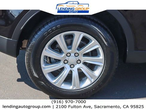 Used 2018 Land Rover Discovery Sport SE image 10