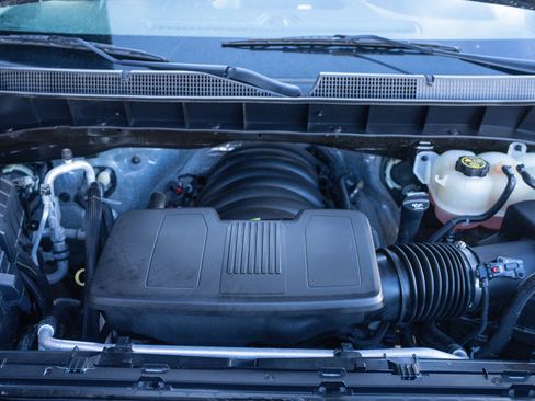 Used 2019 Chevrolet Silverado 1500 Custom Trail Boss AWD/4WD image 7
