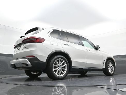 Used 2023 BMW X5 xDrive40i w/ Premium Package AWD/4WD image 27