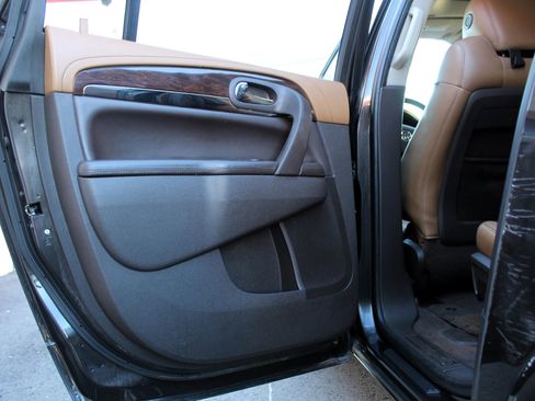 Used 2014 Buick Enclave Leather image 24